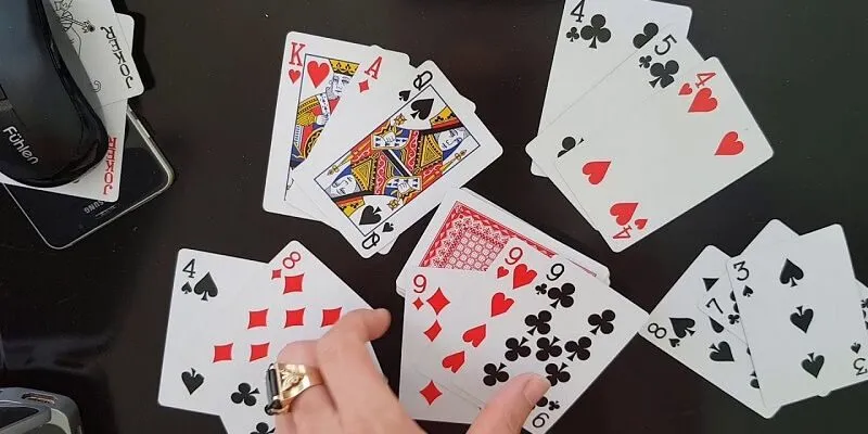 Xếp bài theo kiểu "bá đạo"